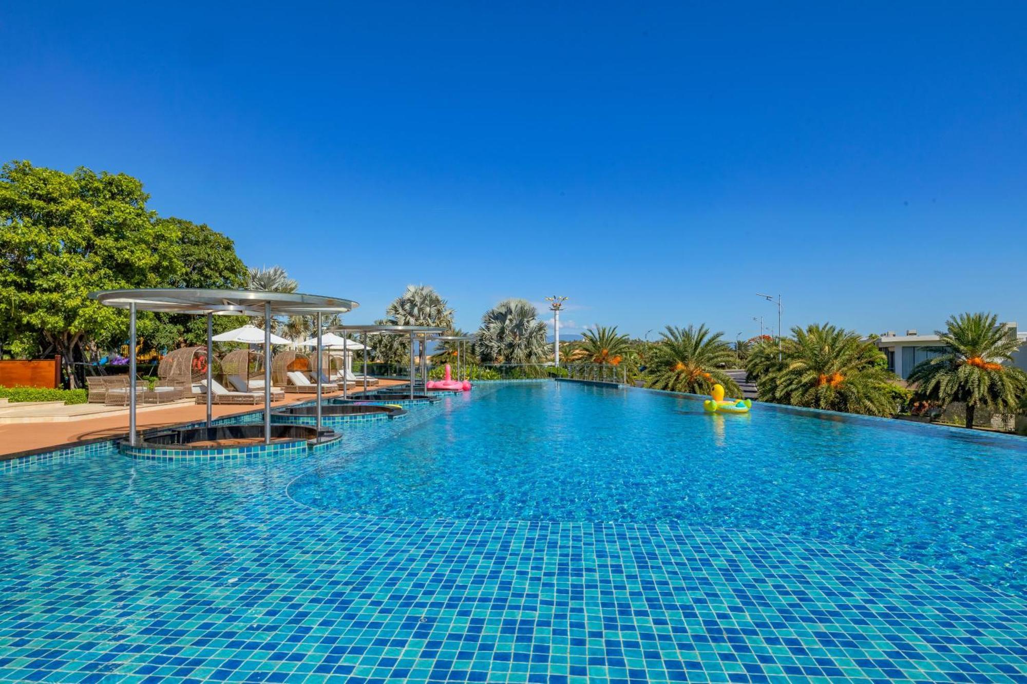 Wyndham Grand Kn Paradise